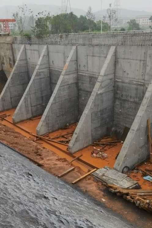 阜阳颍东区锚杆式挡土墙